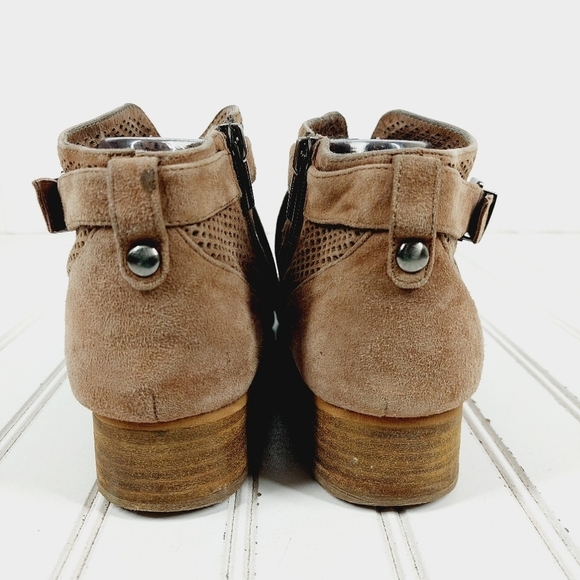 Vince Camuto Casha Brown Tan Laser Cut Ankle Booties E986 - Picture 7 of 13